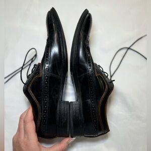 ALDO LACE UP LEATHER WINGTIP OXFORD BLACK/ BROWN. GREAT CONDITION. SIZE 8‎